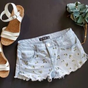 Design Lab Lord & Taylor Light Blue Floral Jean Shorts